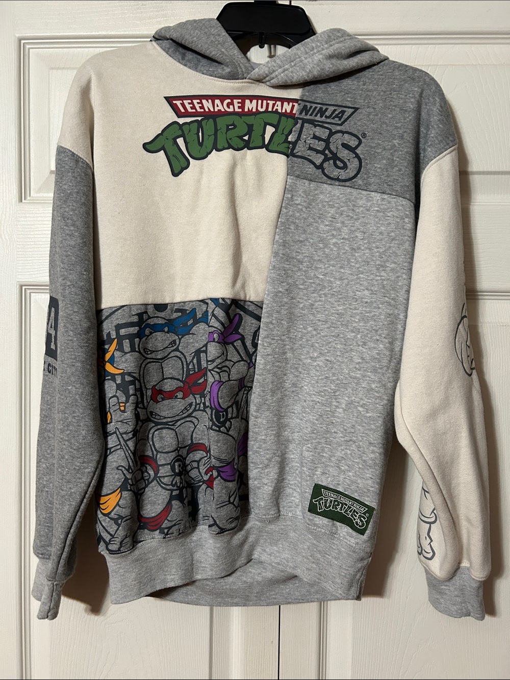 New -Small - Nickelodeon Grey & Cream Teenage Mutant Ninja Turtles Design Hoodie